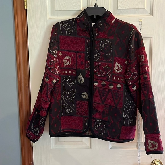 Mary McFadden-L-Burgundy& black patterned, long sleeve zip front tapestry jacket - Picture 1 of 11